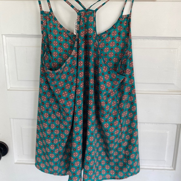 Patterned Top - Picture 4 of 4